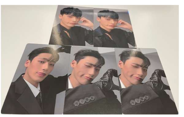 9330 photo card set. (¥2499)