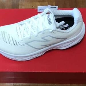 56126 Shoes new balance