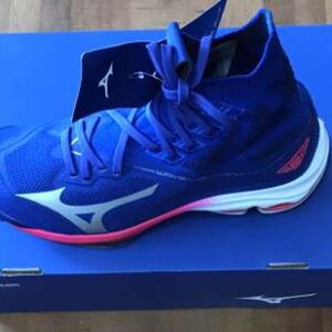 56558 Shoes mizuno