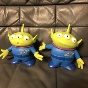 64138  2 Little Green Men