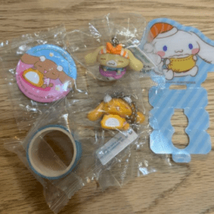 66873 Cinnamon roll x Kura Sushi set sale