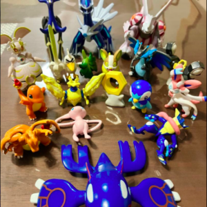 67733 Price Reduced! Pokemon Figure Collection 17-Piece Set