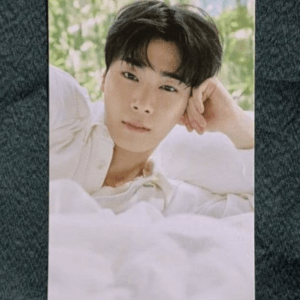66106 ASTRO Moonbin Ceci trading card