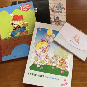 66164 Juego de 3 cuadernos retro Showa con diseño de letras