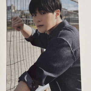 68069 Moonbin magazine trading cards