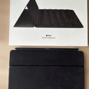 69645 iPad Smart Keyboard black(Mercari)
