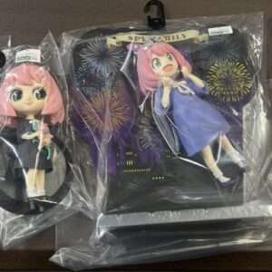 Five anime figurines in sealed plastic bags laid out on a wooden table.  Articulos Japan (Post Box Japan)
