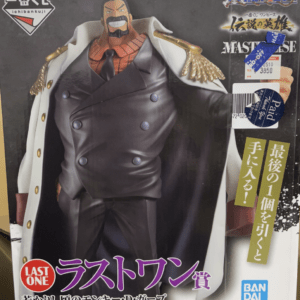 One Piece Masterlise Last One prize figure: man in a black double-breasted suit with a white cape and gold epaulettes.