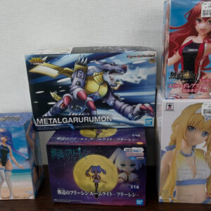 92621 Figure set x 5 (whats App)