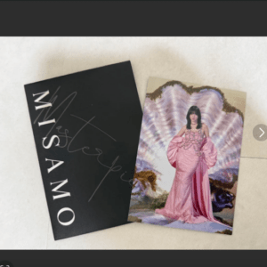 92524  MISAMO Masterpiece Momo Random Trading Card