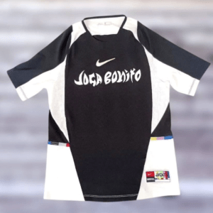 97599 Excellent Condition Nike JOGA BONITO T-Shirt (Size S, Black