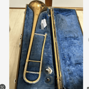 98521 Trombone (instrument only) with hard case – sold as-is (junk/for parts)