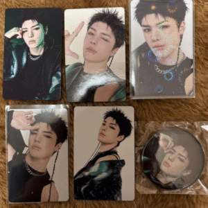 99788 &TEAM Trading Card & Pin Badge Set - MAKI