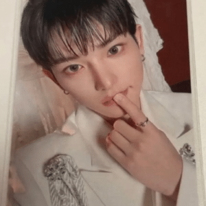 102292 TEAM "Mark on You" Photocard – HARUA