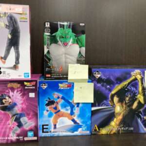 101939 Figure set x 5 (WhatsApp)